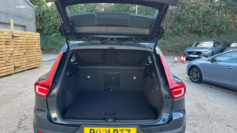 Volvo Xc40 1.5 T3 [163] Momentum 5dr Petrol Estate